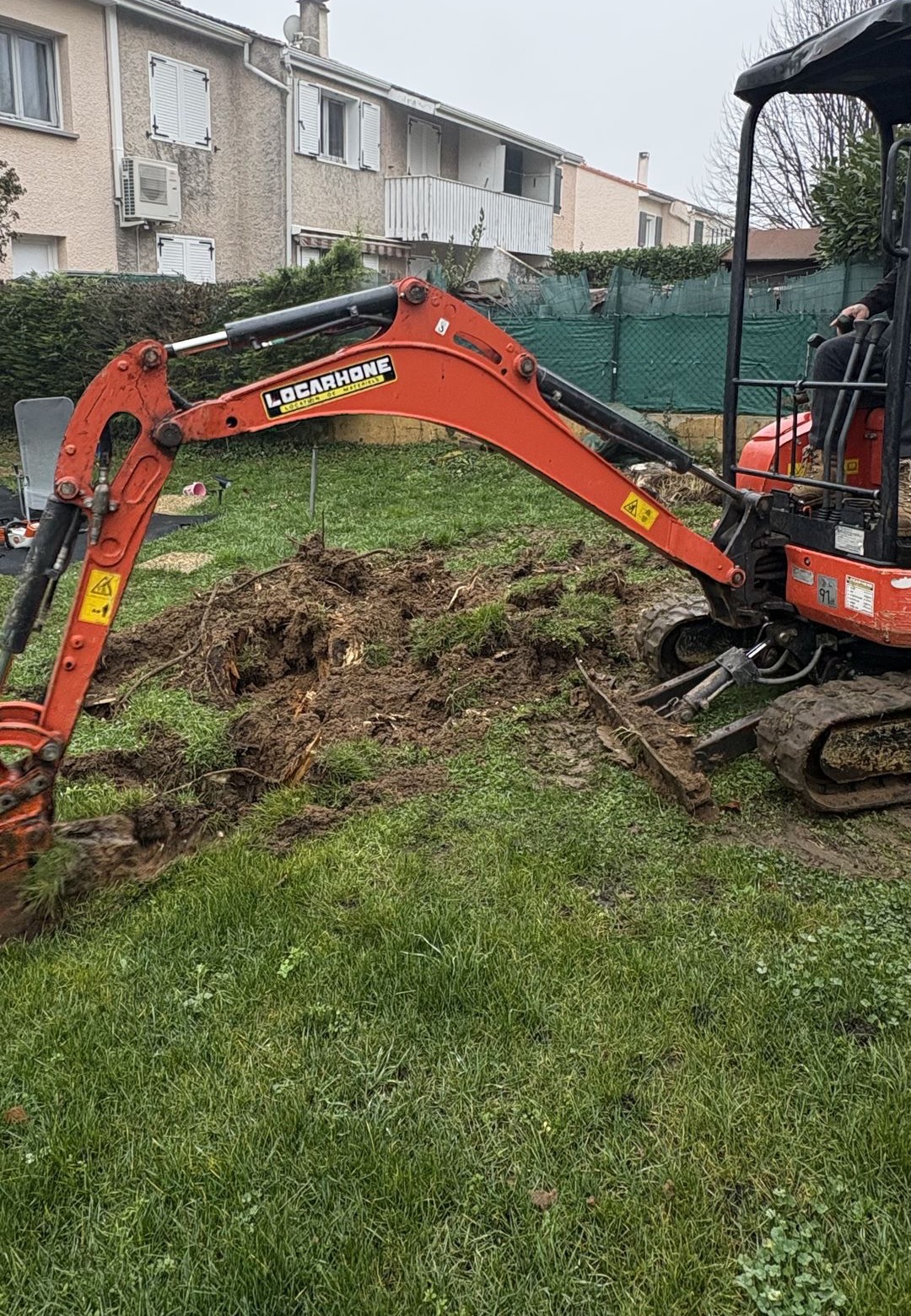 Arrachage d'une souche en Isère